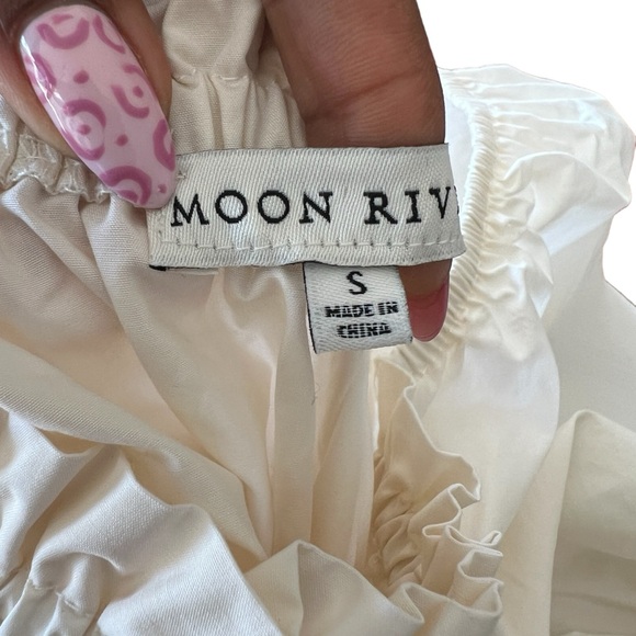 MOON RIVER DRESS SIZE SMALL - Picture 7 of 7